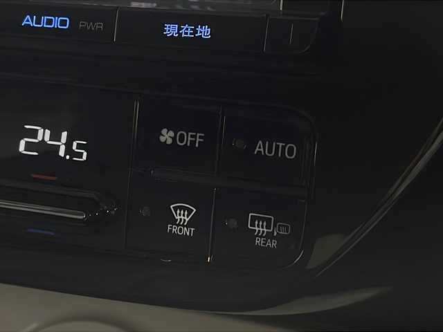トヨタ プリウス A ツーリングセレクション 沖縄県 2016(平28)年 5.2万km スティールブロンドM 禁煙車/県外仕入れ　/純正9インチナビ/【CD/DVD/フルセグTV/BT】/バックカメラ/パーキングアシスト/ヘッドアップディスプレイ/ビルトインETC/トヨタセーフティセンス/→プリクラッシュセーフティ/→クリアランスソナー/→レーンディパーチャーアラート/→ブラインドスポットモニター/→レーダークルーズコントロール/LEDヘッドライト/スマートキー/スペアキー