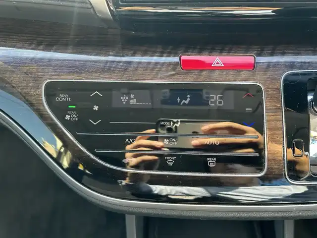 ホンダ オデッセイ ハイブリッド 東京都 2016(平28)年 7万km クリスタルブラックパール ワンオーナー/純正SDナビ/　フルセグTV/SD/CD・DVD/Bluetooth/AM・FM/バックカメラ/アダプティブクルーズコントロール/アイドリングストップ/衝突被害軽減ブレーキ/レーンキープアシスト/横滑り防止装置/純正ビルトインＥＴＣ/純正18インチアルミホイール/純正フロアマット/片側パワースライドドア/ステアリングスイッチ/プッシュスタート/カーテンエアバック/LEDヘッドライト/オートライト/パワーステアリング/パワーウィンドウ/スマートキー/ドアバイザー/保証書/取扱説明書/スペアキー