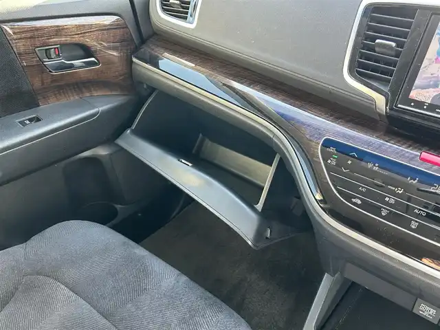 ホンダ オデッセイ ハイブリッド 東京都 2016(平28)年 7万km クリスタルブラックパール ワンオーナー/純正SDナビ/　フルセグTV/SD/CD・DVD/Bluetooth/AM・FM/バックカメラ/アダプティブクルーズコントロール/アイドリングストップ/衝突被害軽減ブレーキ/レーンキープアシスト/横滑り防止装置/純正ビルトインＥＴＣ/純正18インチアルミホイール/純正フロアマット/片側パワースライドドア/ステアリングスイッチ/プッシュスタート/カーテンエアバック/LEDヘッドライト/オートライト/パワーステアリング/パワーウィンドウ/スマートキー/ドアバイザー/保証書/取扱説明書/スペアキー