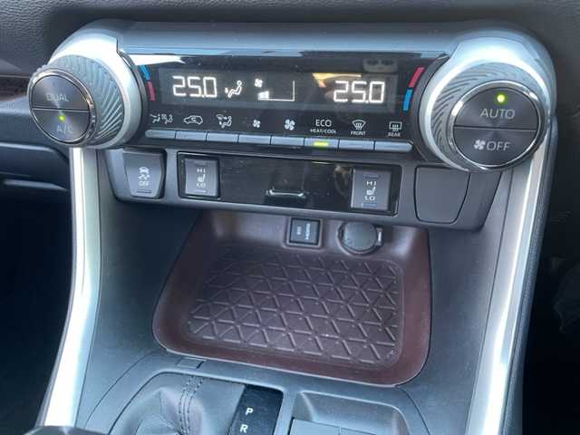 トヨタ ＲＡＶ４ G 神奈川県 2020(令2)年 2.5万km アティチュードブラックマイカ ワンオーナー/4WD/TRDエアロ/社外メモリナビ【X9NX】/・DTV/CD/DVD/BT/USB/HDMI/バックカメラ/クリアランスソナー/レザーシート/前席シートヒーター/D席2メモリ付きパワーシート/ルーフレール/ビルトインETC/前方ドライブレコーダー/パワーバックドア/トヨタセーフティセンス/・プリクラッシュセーフティ/・レーントレーシングアシスト/・オートマチックハイビーム/・ロードサインアシスト/・レーダークルーズコントロール/・先行車発進告知機能/ブラインドスポットモニター/革巻きステアリング/ステアリングヒーター/純正18インチAW/MTモード付AT/オートライト/オートマチックハイビーム/純正LEDヘッドライト/フォグランプ/プッシュEgスタート/ストップ/スマートキー/ターンランプ付電動格納ドアミラー/純正フロアマット/取扱説明書/ナビ取扱説明書/新車時保証書