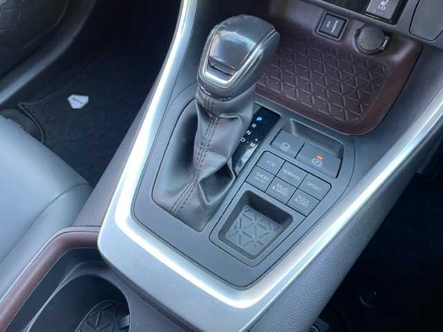 トヨタ ＲＡＶ４ G 神奈川県 2020(令2)年 2.5万km アティチュードブラックマイカ ワンオーナー/4WD/TRDエアロ/社外メモリナビ【X9NX】/・DTV/CD/DVD/BT/USB/HDMI/バックカメラ/クリアランスソナー/レザーシート/前席シートヒーター/D席2メモリ付きパワーシート/ルーフレール/ビルトインETC/前方ドライブレコーダー/パワーバックドア/トヨタセーフティセンス/・プリクラッシュセーフティ/・レーントレーシングアシスト/・オートマチックハイビーム/・ロードサインアシスト/・レーダークルーズコントロール/・先行車発進告知機能/ブラインドスポットモニター/革巻きステアリング/ステアリングヒーター/純正18インチAW/MTモード付AT/オートライト/オートマチックハイビーム/純正LEDヘッドライト/フォグランプ/プッシュEgスタート/ストップ/スマートキー/ターンランプ付電動格納ドアミラー/純正フロアマット/取扱説明書/ナビ取扱説明書/新車時保証書