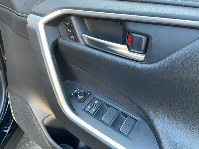 トヨタ ＲＡＶ４ G 神奈川県 2020(令2)年 2.5万km アティチュードブラックマイカ ワンオーナー/4WD/TRDエアロ/社外メモリナビ【X9NX】/・DTV/CD/DVD/BT/USB/HDMI/バックカメラ/クリアランスソナー/レザーシート/前席シートヒーター/D席2メモリ付きパワーシート/ルーフレール/ビルトインETC/前方ドライブレコーダー/パワーバックドア/トヨタセーフティセンス/・プリクラッシュセーフティ/・レーントレーシングアシスト/・オートマチックハイビーム/・ロードサインアシスト/・レーダークルーズコントロール/・先行車発進告知機能/ブラインドスポットモニター/革巻きステアリング/ステアリングヒーター/純正18インチAW/MTモード付AT/オートライト/オートマチックハイビーム/純正LEDヘッドライト/フォグランプ/プッシュEgスタート/ストップ/スマートキー/ターンランプ付電動格納ドアミラー/純正フロアマット/取扱説明書/ナビ取扱説明書/新車時保証書