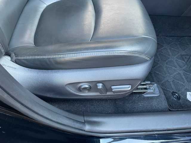 トヨタ ＲＡＶ４ G 神奈川県 2020(令2)年 2.5万km アティチュードブラックマイカ ワンオーナー/4WD/TRDエアロ/社外メモリナビ【X9NX】/・DTV/CD/DVD/BT/USB/HDMI/バックカメラ/クリアランスソナー/レザーシート/前席シートヒーター/D席2メモリ付きパワーシート/ルーフレール/ビルトインETC/前方ドライブレコーダー/パワーバックドア/トヨタセーフティセンス/・プリクラッシュセーフティ/・レーントレーシングアシスト/・オートマチックハイビーム/・ロードサインアシスト/・レーダークルーズコントロール/・先行車発進告知機能/ブラインドスポットモニター/革巻きステアリング/ステアリングヒーター/純正18インチAW/MTモード付AT/オートライト/オートマチックハイビーム/純正LEDヘッドライト/フォグランプ/プッシュEgスタート/ストップ/スマートキー/ターンランプ付電動格納ドアミラー/純正フロアマット/取扱説明書/ナビ取扱説明書/新車時保証書