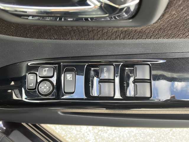 日産 ルークス ハイウェイスター 道北・旭川 2010(平22)年 7.3万km ミステリアスバイオレットパール ・４ＷＤ/・社外オーディオＣＤ、ＭＤ/・純正エンジンスターター/・純正１４インチアルミ夏タイヤ/・社外１４インチアルミ冬タイヤ積込み/・HIDオートライト/・フォグライト/・左電動スライドドア/・右イージークローザー/・スマートキー/・ドアミラーヒーター/・Ｄ席シートヒーター/・ETC/・スペアキー１/・新車時保証書、取説