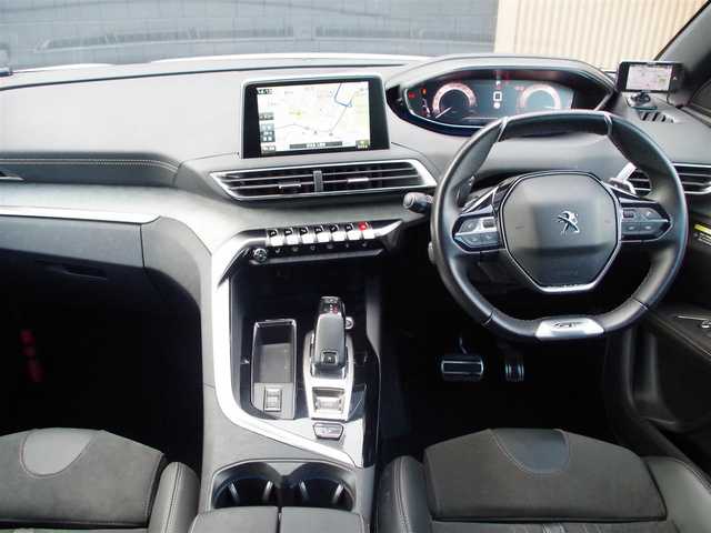 プジョー ３００８ GT ブルー HDi 埼玉県 2021(令3)年 3.4万km 白 ブラックレザーシート/アダプティブクルーズコントロール/パノラミックスライディングルーフ/CarPlay/パークセンサー/ブラインドスポットモニター/バック/サイドカメラ/ルームミラー内臓サイドカメラ/純正ナビ/ETC/ドライブレコーダー/社外TV/前席シートヒーター/GPSレーダー探知機/置くだけ充電/スタットレスタイヤ/ダウンヒルアシストコントロール