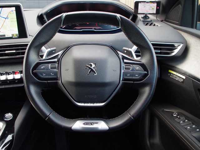 プジョー ３００８ GT ブルー HDi 埼玉県 2021(令3)年 3.4万km 白 ブラックレザーシート/アダプティブクルーズコントロール/パノラミックスライディングルーフ/CarPlay/パークセンサー/ブラインドスポットモニター/バック/サイドカメラ/ルームミラー内臓サイドカメラ/純正ナビ/ETC/ドライブレコーダー/社外TV/前席シートヒーター/GPSレーダー探知機/置くだけ充電/スタットレスタイヤ/ダウンヒルアシストコントロール