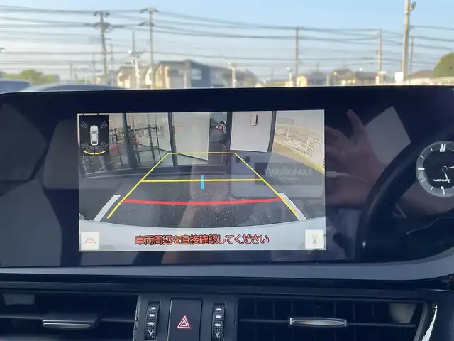 レクサス ＥＳ 300h Fスポーツ 千葉県 2023(令5)年 3.3万km ホワイトノーヴァガラスフレーク 純正12.3インチナビ/(フルセグTV BT FM AM HDMI)/サンルーフ/メーカーOPオレンジキャリパー/メーカーOP置くだけ充電/メーカーOPヘッドアップディスプレイ/前後ドライブレコーダー/ブラインドスポットモニター/デジタルインナーミラー/バックカメラ/衝突被害軽減システム/車線逸脱警報/クルーズコントロール/レザーシート/横滑り防止装置/ビルトインETC2.0/アイドリングストップ/LEDヘッドライト/オートライト/ウィンカーミラー/電動格納ミラー/純正19インチAW/シートヒーター/エアシート/シートリフター/ステアリングヒーター/プッシュスタート/スマートキー/フロアマット/ドアバイザー/スペアキー/取扱説明書/保証書