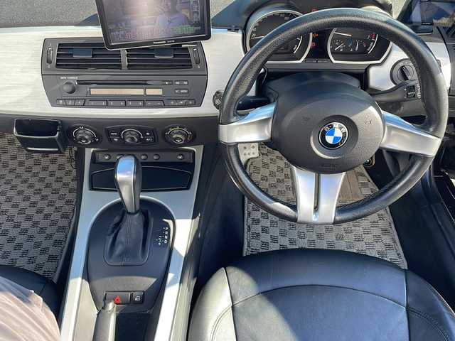 ＢＭＷ Ｚ４ ロードスター 2．5i 三重県 2008(平20)年 9.7万km サファイアブラックP ポータブルナビ/本革シート/ETC/シートヒーター/社外レーダー探知機/LEDヘッドライト/純正17インチAW/電動格納ミラー/禁煙