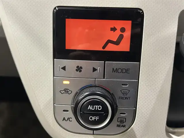 ダイハツ ムーヴ X 沖縄県 2016(平28)年 6.1万km ファイアークォーツレッドM (株)IDOMが運営する【じしゃロンコザ店】の自社ローン対象車両になります。こちらは現金ご利用時の価格です。自社ローンご希望の方は別途その旨お申付け下さい。/・本土仕入/・社外ナビ/・Bluetooth接続/・TV/・DVD再生/・スマートキー/・プッシュスタート/・純正フロアマット/・純正アルミホイール/・オートライト