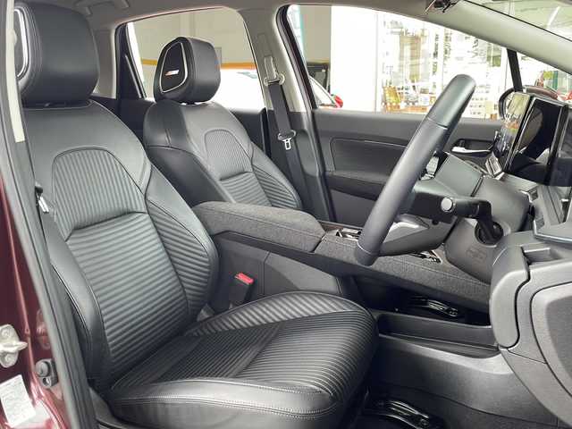 日産 オーラ G レザーエディション 愛媛県 2023(令5)年 1.4万km バーガンディー ワンオーナー/Connectナビゲーションシステム(9インチ)/フルセグTV/Bluetooth/ワイヤレス充電器/ETC2.0/プロパイロット/SOSコール/USB電源ソケットタイプC(前席)/BOSEパーソナルプラスサウンドシステム/-/インテリジェントアラウンドビュー/インテリジェントルームミラー/全方位運転支援システム/インテリジェントエマージェンシーブレーキ/アダプティブLEDヘッドランプ/インテリジェントオートライト/ブラックツイード調織物巻ダッシュボード/ブラウン木目調インパネ加飾/ブラックレザーシート/インテリジェントキー/プッシュパワースターター/保証書/取説/スペアキー