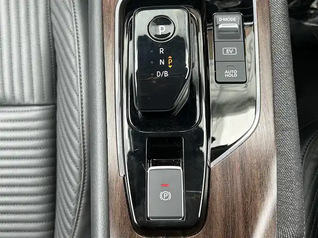 日産 オーラ G レザーエディション 愛媛県 2023(令5)年 1.4万km バーガンディー BOSEサウンド/アラウンドビューモニター/追従クルコン/前方ドラレコ/レザーシート/applecarplay/デジタルインナーミラー/C-TYPE充電/USB/ワイヤレス充電/前後コーナーセンサー/LED/オートライト/ビルトインETC2.0/純正ナビ/Bluetooth/フルセグTV/純正フロアマット/純正17インチアルミホイール
