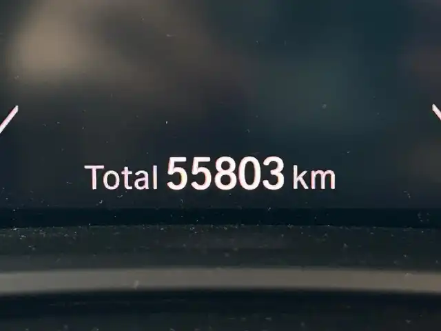 ＢＭＷ Ｘ６ xDrive35d Mスポーツ 大阪府 2020(令2)年 5.6万km サファイアブラックP 純正ナビ/AM/FM/BT/フルセグ/OP スカイラウンジパノラマサンルーフ/OP クラフテッドクリスタルフィニッシュ/OP harman/kardon サウンドサラウンドシステム/OP コンフォートパッケージ/OP プラスパッケージ/パーキングアシストプラス/・PDCパークディスタンスコントロール（F/Rビジュアル表示機能付き）/・パーキングアシスト（並列縦列）/・トップビュー＋3Dビュー/・サイドビューカメラ/・リアビューカメラ/・リバースアシスト/・アクティブPDC/ドライビングアシストプロフェッショナル/・アクティブクルーズコントロール/・レーンディパーチャウオーニング/・ステアリング/レーンコントロールアシスト/・レーンチェンジウオーニング/・衝突回避/衝突軽減ブレーキ/・アクティブサイドコリジョンプロテクション/・レーンチェンジアシスト/・トラフィックサインアシスト/BMWヘッドアップディスプレイ/Msportエキゾーストシステム/BMWコネクテッドドライブプロフェッショナル/アダプティブLEDヘッドライト/スペアキー/取扱説明書/記録簿