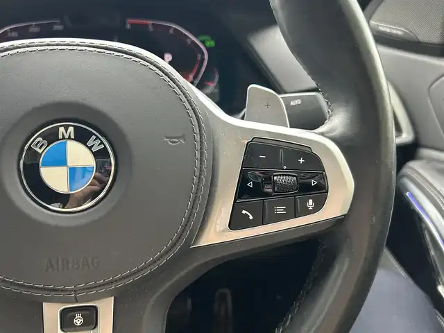 ＢＭＷ Ｘ６ xDrive35d Mスポーツ 大阪府 2020(令2)年 5.6万km サファイアブラックP 純正ナビ/AM/FM/BT/フルセグ/OP スカイラウンジパノラマサンルーフ/OP クラフテッドクリスタルフィニッシュ/OP harman/kardon サウンドサラウンドシステム/OP コンフォートパッケージ/OP プラスパッケージ/パーキングアシストプラス/・PDCパークディスタンスコントロール（F/Rビジュアル表示機能付き）/・パーキングアシスト（並列縦列）/・トップビュー＋3Dビュー/・サイドビューカメラ/・リアビューカメラ/・リバースアシスト/・アクティブPDC/ドライビングアシストプロフェッショナル/・アクティブクルーズコントロール/・レーンディパーチャウオーニング/・ステアリング/レーンコントロールアシスト/・レーンチェンジウオーニング/・衝突回避/衝突軽減ブレーキ/・アクティブサイドコリジョンプロテクション/・レーンチェンジアシスト/・トラフィックサインアシスト/BMWヘッドアップディスプレイ/Msportエキゾーストシステム/BMWコネクテッドドライブプロフェッショナル/アダプティブLEDヘッドライト/スペアキー/取扱説明書/記録簿