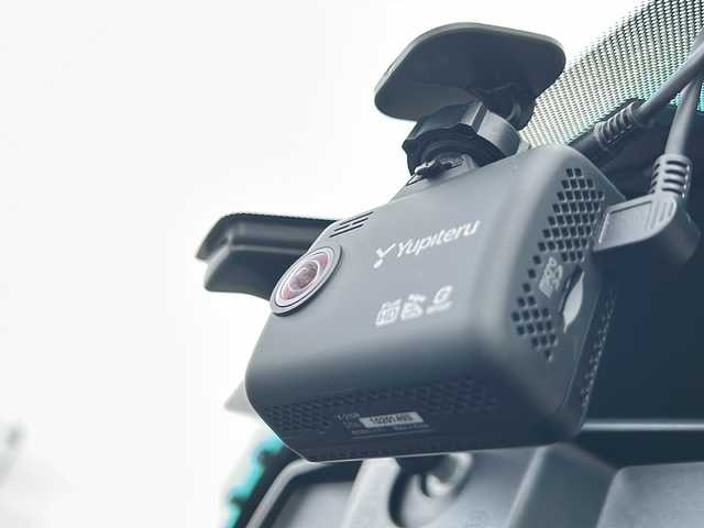 トヨタ ８６ GT 岐阜県 2013(平25)年 8.1万km ダークグレーメタリック 登録時走行距離：80716km/純正SDナビ/バックカメラ/Bluetooth・ワンセグテレビ/コンビステアリング/HIDヘッドライト/オートライト/横滑り防止装置/エアバッグ運転席・助手席/ドライブレコーダー前後/プッシュスタート/スマートキー/スペアキー1本/ETC/純正17インチアルミホイール/純正フロアマット