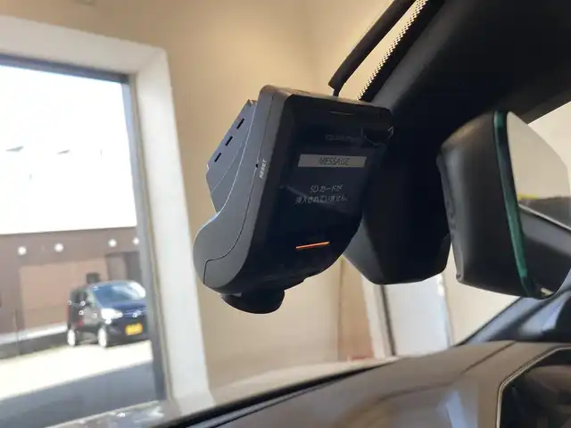 プジョー ２０８ GT ライン 熊本県 2020(令2)年 3.3万km ネイクルホワイト ・スマートキー/・プッシュスタート/・アクティブセーフティブレーキ/・トラフィックサインインフォメーション/・疲労検知/・ブラインドスポットモニター/・インテリジェントハイビーム/・パーキングセンサー/・クルーズコントロール(追従式)/・ハーフレザーシート/・純正ディスプレイオーディオ/　【Bluetooth・USB・AppleCarPlay・AndroidAuto】/・バックカメラ/・ワイヤレス充電/・ドライブレコーダー(前方録画）/・LEDヘッドランプ/・純正マット/・保証書/取説