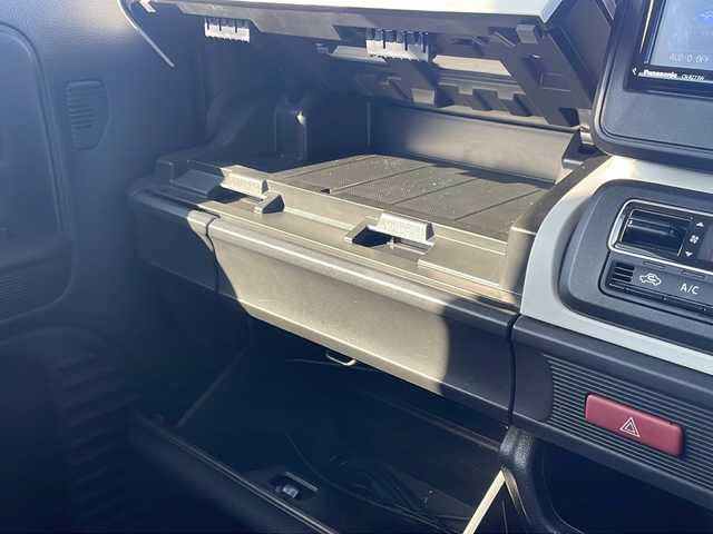 スズキ スペーシア HYBRID G 山口県 2018(平30)年 2.1万km シフォンアイボリーM ワンオーナー　/バックカメラ　/両側スライドドア　/Ｐａｎａｓｏｎｉｃ７型ナビ/AM/FM/CD/DVD/Bluetooth/iPod/スマートキー×２　/オートライト　/コーナーセンサー　/車線逸脱警報　/衝突被害軽減ブレーキ　/純正フロアマット/アイドリングストップ/ドアバイザー/取扱説明書/保証書