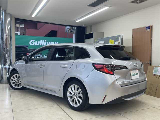 トヨタ カローラツーリング S 東京都 2020(令2)年 0.6万km シルバーマイカM 〇純正ディスプレイオーディオ（ナビ付）/　ラジオ/BT/〇バックカメラ/〇トヨタセーフティセンス/〇前後ドライブレコーダー/〇ACC/〇LKA/〇BSM/〇ステアリングスイッチ/〇革巻きステアリング/〇純正LEDヘッドライト/〇純正フォグランプ/〇ウインカーミラー/〇純正フロアマット/〇ドアバイザー/〇プライバシーガラス/〇オートハイビームアシスト/〇ヘッドライトレベライザー/〇トノカバー/〇保証書/〇取扱説明書/〇スペアキー