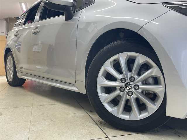 トヨタ カローラツーリング S 東京都 2020(令2)年 0.6万km シルバーマイカM 〇純正ディスプレイオーディオ（ナビ付）/　ラジオ/BT/〇バックカメラ/〇トヨタセーフティセンス/〇前後ドライブレコーダー/〇ACC/〇LKA/〇BSM/〇ステアリングスイッチ/〇革巻きステアリング/〇純正LEDヘッドライト/〇純正フォグランプ/〇ウインカーミラー/〇純正フロアマット/〇ドアバイザー/〇プライバシーガラス/〇オートハイビームアシスト/〇ヘッドライトレベライザー/〇トノカバー/〇保証書/〇取扱説明書/〇スペアキー