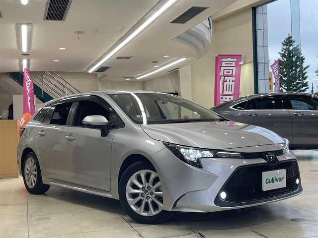 トヨタ カローラツーリング S 愛知県 2020(令2)年 0.6万km シルバーマイカM 〇純正ディスプレイオーディオ（ナビ付）/　ラジオ/BT/〇バックカメラ/〇トヨタセーフティセンス/〇前後ドライブレコーダー/〇ACC/〇LKA/〇BSM/〇ステアリングスイッチ/〇革巻きステアリング/〇純正LEDヘッドライト/〇純正フォグランプ/〇ウインカーミラー/〇純正フロアマット/〇ドアバイザー/〇プライバシーガラス/〇オートハイビームアシスト/〇ヘッドライトレベライザー/〇トノカバー/〇保証書/〇取扱説明書/〇スペアキー