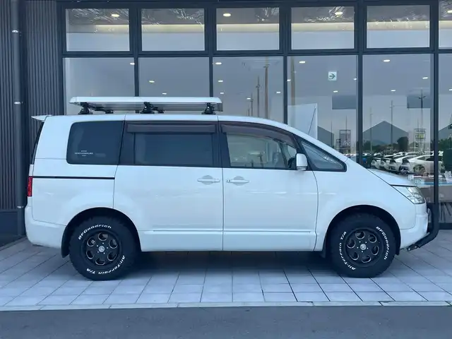 三菱 デリカＤ：５ D－Power package 岡山県 2013(平25)年 10万km ウォームホワイトパール 4WD（切り替え式）/アルパインビックX９インチ/　DVD/BT/CD/アルパインフリップダウンモニター/　（PCX-R3300）/フロントドラレコ/両側電動スライドドア/前2席シートヒーター/オールテレーンタイヤ /   225/70/16 ホワイトレター/社外バンパーガード/ルーフキャリア/パワーアウトレット/　12V/120W/ウインカーミラー/コンビステア/パドルシフト/フォグライト
