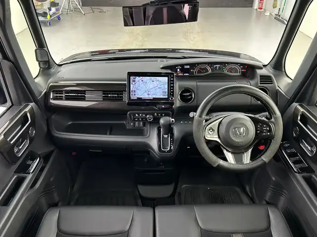ホンダ Ｎ ＢＯＸ カスタム G L ターボ ホンダセンシング 愛知県 2019(令1)年 4.3万km クリスタルブラックパール 禁煙車/純正8インチナビ/（AM/FM/フルセグTV/Bluetooth/CD/DVD）/シーケンシャルウィンカー/バックカメラ/ホンダセンシング/・衝突軽減ブレーキ/・アダプティブクルーズコントロール/・オートマチックハイビーム/・レーンキープアシスト/・誤発進抑制機能/・標識認識機能/ETC/ドライブレコーダー/パドルシフト/ハーフレザーシート/純正15インチアルミホイール/プッシュスタート/スマートキー/純正フロアマット/LEDヘッドライト/オートライト/フロントフォグランプ/ドアバイザー/電動格納ミラー