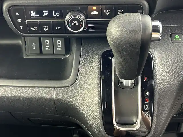 ホンダ Ｎ ＢＯＸ カスタム G L ターボ ホンダセンシング 愛知県 2019(令1)年 4.3万km クリスタルブラックパール 禁煙車/純正8インチナビ/（AM/FM/フルセグTV/Bluetooth/CD/DVD）/シーケンシャルウィンカー/バックカメラ/ホンダセンシング/・衝突軽減ブレーキ/・アダプティブクルーズコントロール/・オートマチックハイビーム/・レーンキープアシスト/・誤発進抑制機能/・標識認識機能/ETC/ドライブレコーダー/パドルシフト/ハーフレザーシート/純正15インチアルミホイール/プッシュスタート/スマートキー/純正フロアマット/LEDヘッドライト/オートライト/フロントフォグランプ/ドアバイザー/電動格納ミラー