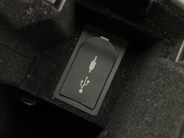 レクサス ＩＳ 300h バージョンL 愛知県 2017(平29)年 9万km ソニッククォーツ 純正10.3型メモリナビ/フルセグTV/CD/DVD(BluRay/BT/USB/AUX/AM/FM/バックカメラ/サンルーフ/レザーシート/シートヒーター＆ベンチレーション　D/N席/パワーシート　D/N席　メモリ付きD席/ビルトインETC2.0 /ドライブレコーダー　/パドルシフト/革巻きステアリング/ステアリングスイッチ/プリクラッシュセーフティ/レーンディパーチャーアラート/BSM/レーダークルーズコントロール/クリアランスソナー/電動サンシェード/LEDオートヘッドライト/プッシュスタート/スマートキー/横滑り防止/ISOFIX/電動格納ミラー/純正フロアマット/純正ドアバイザー/RAYS製18インチAW