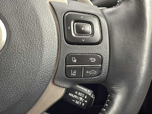 レクサス ＩＳ 300h バージョンL 愛知県 2017(平29)年 9万km ソニッククォーツ 純正10.3型メモリナビ/フルセグTV/CD/DVD(BluRay/BT/USB/AUX/AM/FM/バックカメラ/サンルーフ/レザーシート/シートヒーター＆ベンチレーション　D/N席/パワーシート　D/N席　メモリ付きD席/ビルトインETC2.0 /ドライブレコーダー　/パドルシフト/革巻きステアリング/ステアリングスイッチ/プリクラッシュセーフティ/レーンディパーチャーアラート/BSM/レーダークルーズコントロール/クリアランスソナー/電動サンシェード/LEDオートヘッドライト/プッシュスタート/スマートキー/横滑り防止/ISOFIX/電動格納ミラー/純正フロアマット/純正ドアバイザー/RAYS製18インチAW