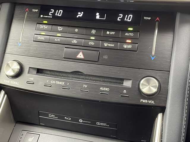 レクサス ＩＳ 300h バージョンL 愛知県 2017(平29)年 9万km ソニッククォーツ 純正10.3型メモリナビ/フルセグTV/CD/DVD(BluRay/BT/USB/AUX/AM/FM/バックカメラ/サンルーフ/レザーシート/シートヒーター＆ベンチレーション　D/N席/パワーシート　D/N席　メモリ付きD席/ビルトインETC2.0 /ドライブレコーダー　/パドルシフト/革巻きステアリング/ステアリングスイッチ/プリクラッシュセーフティ/レーンディパーチャーアラート/BSM/レーダークルーズコントロール/クリアランスソナー/電動サンシェード/LEDオートヘッドライト/プッシュスタート/スマートキー/横滑り防止/ISOFIX/電動格納ミラー/純正フロアマット/純正ドアバイザー/RAYS製18インチAW