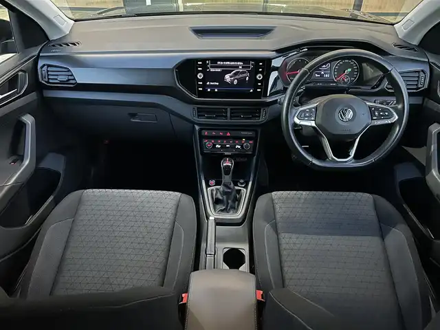 フォルクスワーゲン Ｔ－クロス TSI 1st 石川県 2020(令2)年 2.9万km ディープブラックパールエフェクト ディスカバープロ/純正ナビ/　Bluetooth・CD・DVD・USB・AppleCarPlay・AndroidAuto/フルセグTV/バックカメラ/ETC2.0/ドライブレコーダー/アダプティブクルーズコントロール/ブラインドスポットモニター/ルーフレール/アンチロック・ブレーキ・システム/衝突被害軽減システム/横滑り防止装置/前後コーナーセンサー/盗難防止装置/パーキングアシスト/アイドリングストップ/純正アルミホイール/スマートキー