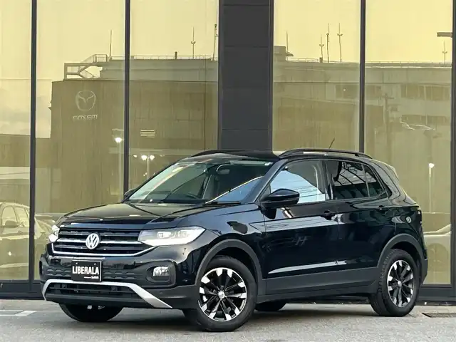 フォルクスワーゲン Ｔ－クロス TSI 1st 石川県 2020(令2)年 2.9万km ディープブラックパールエフェクト ディスカバープロ/純正ナビ/　Bluetooth・CD・DVD・USB・AppleCarPlay・AndroidAuto/フルセグTV/バックカメラ/ETC2.0/ドライブレコーダー/アダプティブクルーズコントロール/ブラインドスポットモニター/ルーフレール/アンチロック・ブレーキ・システム/衝突被害軽減システム/横滑り防止装置/前後コーナーセンサー/盗難防止装置/パーキングアシスト/アイドリングストップ/純正アルミホイール/スマートキー