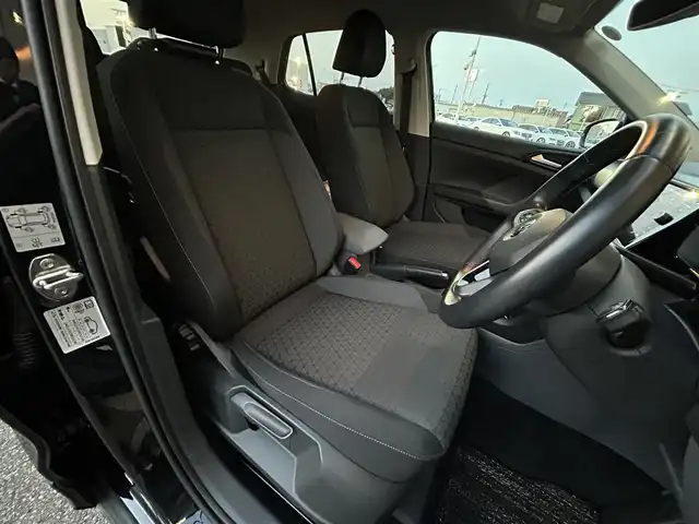 フォルクスワーゲン Ｔ－クロス TSI 1st 石川県 2020(令2)年 2.9万km ディープブラックパールエフェクト ディスカバープロ/純正ナビ/　Bluetooth・CD・DVD・USB・AppleCarPlay・AndroidAuto/フルセグTV/バックカメラ/ETC2.0/ドライブレコーダー/アダプティブクルーズコントロール/ブラインドスポットモニター/ルーフレール/アンチロック・ブレーキ・システム/衝突被害軽減システム/横滑り防止装置/前後コーナーセンサー/盗難防止装置/パーキングアシスト/アイドリングストップ/純正アルミホイール/スマートキー