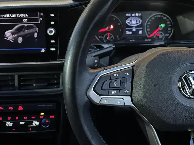 フォルクスワーゲン Ｔ－クロス TSI 1st 石川県 2020(令2)年 2.9万km ディープブラックパールエフェクト ディスカバープロ/純正ナビ/　Bluetooth・CD・DVD・USB・AppleCarPlay・AndroidAuto/フルセグTV/バックカメラ/ETC2.0/ドライブレコーダー/アダプティブクルーズコントロール/ブラインドスポットモニター/ルーフレール/アンチロック・ブレーキ・システム/衝突被害軽減システム/横滑り防止装置/前後コーナーセンサー/盗難防止装置/パーキングアシスト/アイドリングストップ/純正アルミホイール/スマートキー