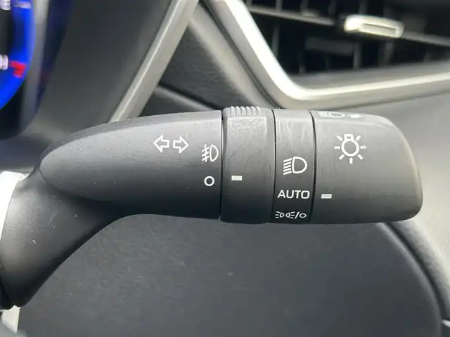 トヨタ カローラ クロス Z 富山県 2023(令5)年 1.2万km プラチナホワイトパールマイカ 衝突軽減システム/純正9型ナビ/全方位カメラ/レーダークルーズコントロール/シートヒーター/Bluetooth/バックカメラ/電動リアゲート/パワーシート/コーナーセンサー/純正アルミホイール/ETC2.0/ブラインドスポットモニター/LEDヘッドライト/オートマチックハイビーム/ドライブレコーダー/ステアリングスイッチ/スマートキー/プッシュスタート