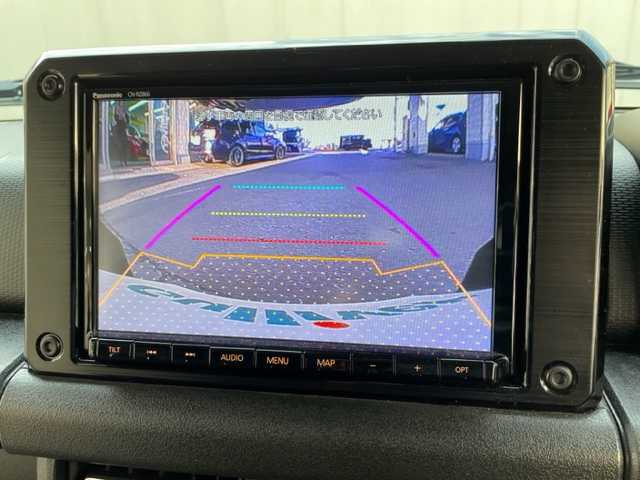 スズキ ジムニー XC 東京都 2020(令2)年 0.5万km ブルーイッシュブラックパール3 ダムド”littleG. STANDARD” キット/・フロントグリル/・フロントバンパー/・フェンダーパネルサイドモ-ル/・ステンレスバンドスペアタイヤカバー/・G066エンブレム/GEOLANDER X-AT/4WD/5速MTターボ車/純正ナビ【CN-RZ866】/・CD/DVD/SD/USB/Bluetooth/フルセグTV/バックカメラ/スズキセーフティサポート/・デュアルセンサーブレーキサポート/・車線逸脱警報/・ふらつき警報/・先行車発進お知らせ機能/・標識認識機能/クルーズコントロール/純正16インチAW/オートライト/プッシュEgスタート/ストップ/スマートキー×２/ETC/ドアバイザー/純正フロアマット/取扱説明書/ナビ取扱説明書/新車時保証書