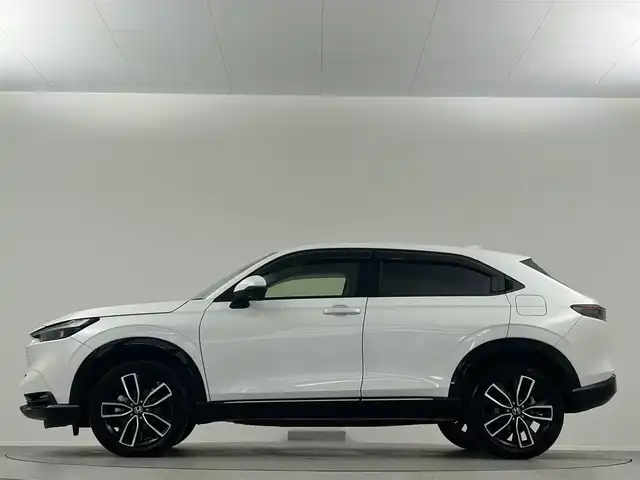 ホンダ ヴェゼル ハイブリッド e:HEV Z 埼玉県 2021(令3)年 3.7万km プラチナホワイトパール 純正9型ナビ フルセグ 衝突軽減装置 禁煙車 バックカメラ コーナーセンサー LEDヘッド レーダークルーズ スマートキー ハーフレザーシート 前席シートヒーター ドラレコ 純正アルミ 純正オーディオ ウィンカーミラー ETC 電動格納ミラー ETC プッシュスタート