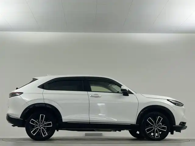 ホンダ ヴェゼル ハイブリッド e:HEV Z 埼玉県 2021(令3)年 3.7万km プラチナホワイトパール 純正9型ナビ フルセグ 衝突軽減装置 禁煙車 バックカメラ コーナーセンサー LEDヘッド レーダークルーズ スマートキー ハーフレザーシート 前席シートヒーター ドラレコ 純正アルミ 純正オーディオ ウィンカーミラー ETC 電動格納ミラー ETC プッシュスタート