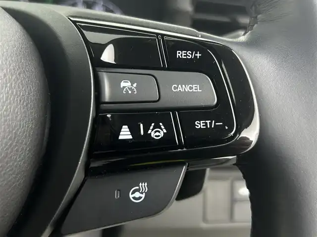 ホンダ ヴェゼル ハイブリッド e:HEV Z 埼玉県 2021(令3)年 3.7万km プラチナホワイトパール 純正9型ナビ フルセグ 衝突軽減装置 禁煙車 バックカメラ コーナーセンサー LEDヘッド レーダークルーズ スマートキー ハーフレザーシート 前席シートヒーター ドラレコ 純正アルミ 純正オーディオ ウィンカーミラー ETC 電動格納ミラー ETC プッシュスタート