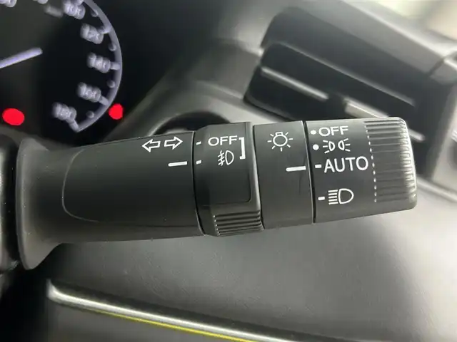 ホンダ ヴェゼル ハイブリッド e:HEV Z 埼玉県 2021(令3)年 3.7万km プラチナホワイトパール 純正9型ナビ フルセグ 衝突軽減装置 禁煙車 バックカメラ コーナーセンサー LEDヘッド レーダークルーズ スマートキー ハーフレザーシート 前席シートヒーター ドラレコ 純正アルミ 純正オーディオ ウィンカーミラー ETC 電動格納ミラー ETC プッシュスタート