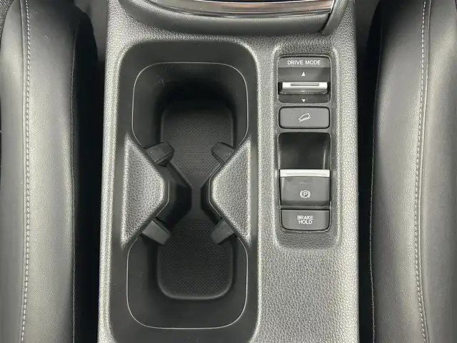 ホンダ ヴェゼル ハイブリッド e:HEV Z 埼玉県 2021(令3)年 3.7万km プラチナホワイトパール 純正9型ナビ フルセグ 衝突軽減装置 禁煙車 バックカメラ コーナーセンサー LEDヘッド レーダークルーズ スマートキー ハーフレザーシート 前席シートヒーター ドラレコ 純正アルミ 純正オーディオ ウィンカーミラー ETC 電動格納ミラー ETC プッシュスタート