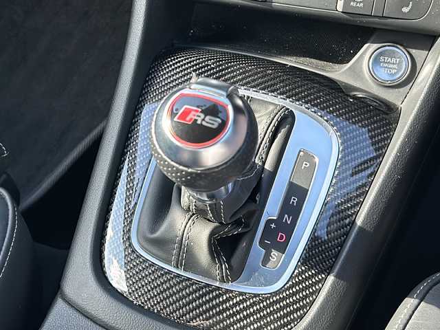 アウディ ＲＳＱ３ 福島県 2014(平26)年 12.4万km パール ＢＯＳＥプレミアムサウンド　ナビ　バックＣ　ＢＳＭ　専用電動レザーシート　パドルシフト　シートヒーター　ＧＰＳレーダー　専用スポーツステアリング　電動パーキングブレーキ　コーナーセンサー　スペアキー
