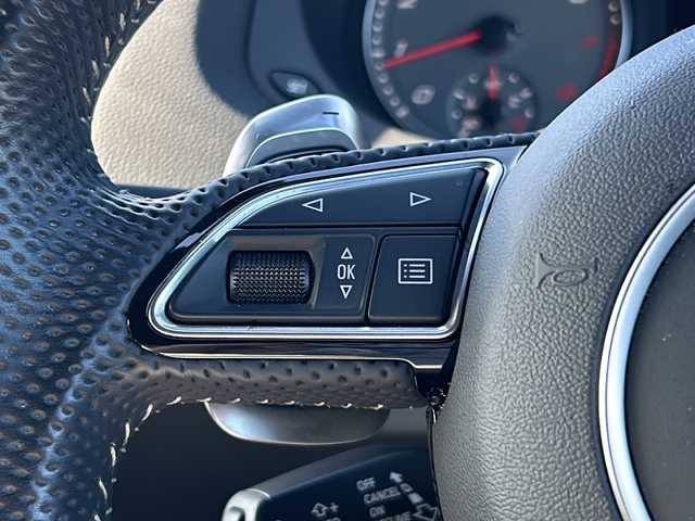 アウディ ＲＳＱ３ 福島県 2014(平26)年 12.4万km パール ＢＯＳＥプレミアムサウンド　ナビ　バックＣ　ＢＳＭ　専用電動レザーシート　パドルシフト　シートヒーター　ＧＰＳレーダー　専用スポーツステアリング　電動パーキングブレーキ　コーナーセンサー　スペアキー