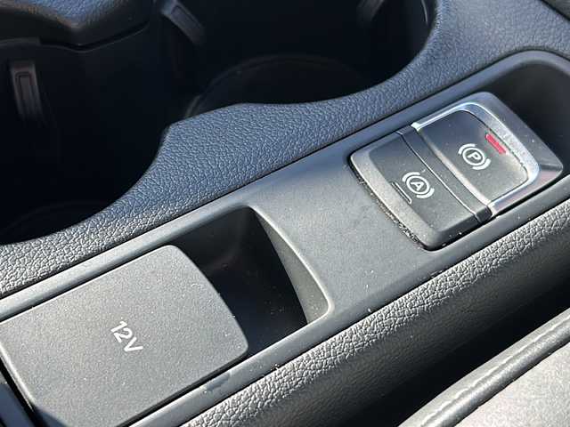 アウディ ＲＳＱ３ 福島県 2014(平26)年 12.4万km パール ＢＯＳＥプレミアムサウンド　ナビ　バックＣ　ＢＳＭ　専用電動レザーシート　パドルシフト　シートヒーター　ＧＰＳレーダー　専用スポーツステアリング　電動パーキングブレーキ　コーナーセンサー　スペアキー