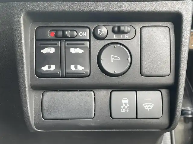 ホンダ フリード ハイブリット ジャストセレクション 兵庫県 2014(平26)年 7.4万km プレミアムスパークルブラックパール (株)IDOMが運営する【じしゃロン神戸名谷店】の自社ローン専用車両になりますこちらは現金またはオートローンご利用時の価格です。自社ローンご希望の方は別途その旨お申付け下さい。/両側パワースライドドア/クルーズコントロール/純正メモリナビ【VXM-155VSi】/(DVD/ワンセグTV/Bluetooth)/ステアリングスイッチ/バックカメラ/ビルトインETC/前方ドライブレコーダー/横滑り防止機能/スマートキー/HIDヘッドライト/ウィンカーミラー/スタッドレスタイヤ積込/新車時保証書/取扱説明書