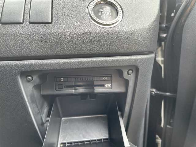 トヨタ ヴォクシー ZS 煌Ⅱ 千葉県 2012(平24)年 8万km ブラック 純正8インチSDナビ/Bluetooth/バックカメラ/フルセグTV/CD・DVD再生/AM・FMラジオ/ETC/両側パワースライドドア/純正後席モニター/純正16インチアルミホイール/LEDヘッドライト/プッシュスタート/スマートキー/スペアキー/取扱説明書＆保証書