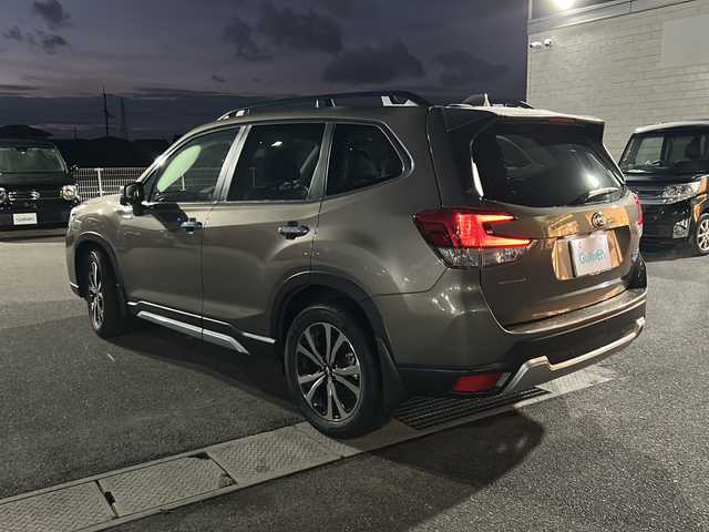 スバル フォレスター ハイブリッド アドバンス 香川県 2020(令2)年 2.5万km セピアブロンズM パナソニックＳＤナビ/・フルセグＴＶ/・Ｂｌｕｅｔｏｏｔｈ接続/・Ｂｌｕ－ｒａｙ再生/・ＤＶＤ再生/・ＣＤ再生/・ＦＭＡＭラジオ）/サンルーフ/４ＷＤ/パワーシート/パワーバックドア/全席シートヒーター/ルーフレール/ETC2.0/バックカメラ/フロントカメラ/サイドカメラ/ドライブレコーダー/コーナーセンサー/プッシュスタート