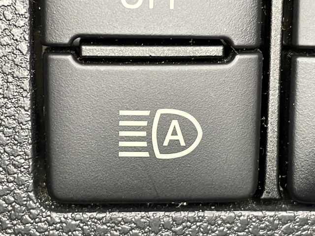 ダイハツ ミラ イース L SAⅢ 広島県 2019(令1)年 2.4万km ブラックマイカメタリック 社外ナビ　/フルセグTV/オートハイビーム　/オートライト　/衝突軽減ブレーキ　/踏み間違い防止　/コーナーセンサー　/社外フロアマット　/スマートキー　/Bluetooth　/アイドリングストップ/ドライブレコーダー　/純正１３インチホイールキャップ/エアバック（運転席/助手席）