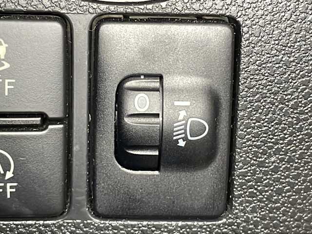 ダイハツ ミラ イース L SAⅢ 広島県 2019(令1)年 2.4万km ブラックマイカメタリック 社外ナビ　/フルセグTV/オートハイビーム　/オートライト　/衝突軽減ブレーキ　/踏み間違い防止　/コーナーセンサー　/社外フロアマット　/スマートキー　/Bluetooth　/アイドリングストップ/ドライブレコーダー　/純正１３インチホイールキャップ/エアバック（運転席/助手席）