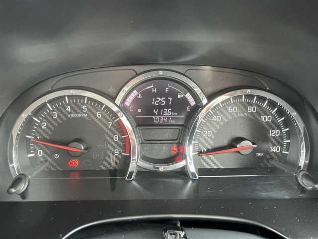 スズキ ジムニー ランドベンチャー 新潟県 2016(平28)年 7.1万km パールホワイト 社外マフラー/社外ナビ/(AM/FM/CD/DVD/BT/フルセグ)/ETC/ハーフレザーシート/シートヒーター/革巻きステアリング/ハロゲンヘッドライト/フォグランプ/電格ミラー/ミラーヒーター/純正フロアマット/ドアバイザー/リモコンキー