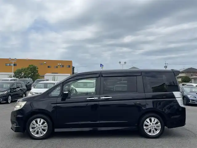 ホンダ ステップワゴン スパーダ Z 佐賀県 2012(平24)年 8.8万km プレミアムブラキッシュパール (株)IDOMが運営する【じしゃロン佐賀店】の自社ローン対象車両になります。こちらは現金ご利用時の価格です。自社ローンご希望の方は別途その旨お申付け下さい。/禁煙車　/８人乗り　/ＨＤＤナビ/バックカメラ　　/両側電動スライドドア　/フリップダウンモニター